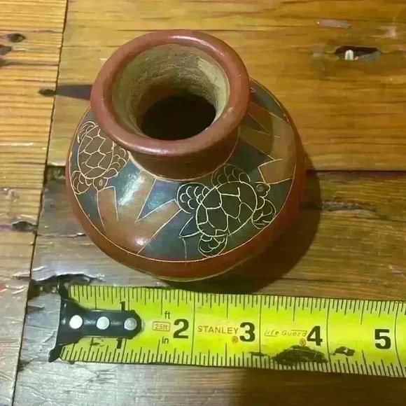 Vintage Terra Cotta Costa Rica Pottery Handmade Vase with turtles and arrows - Picture 1 of 5